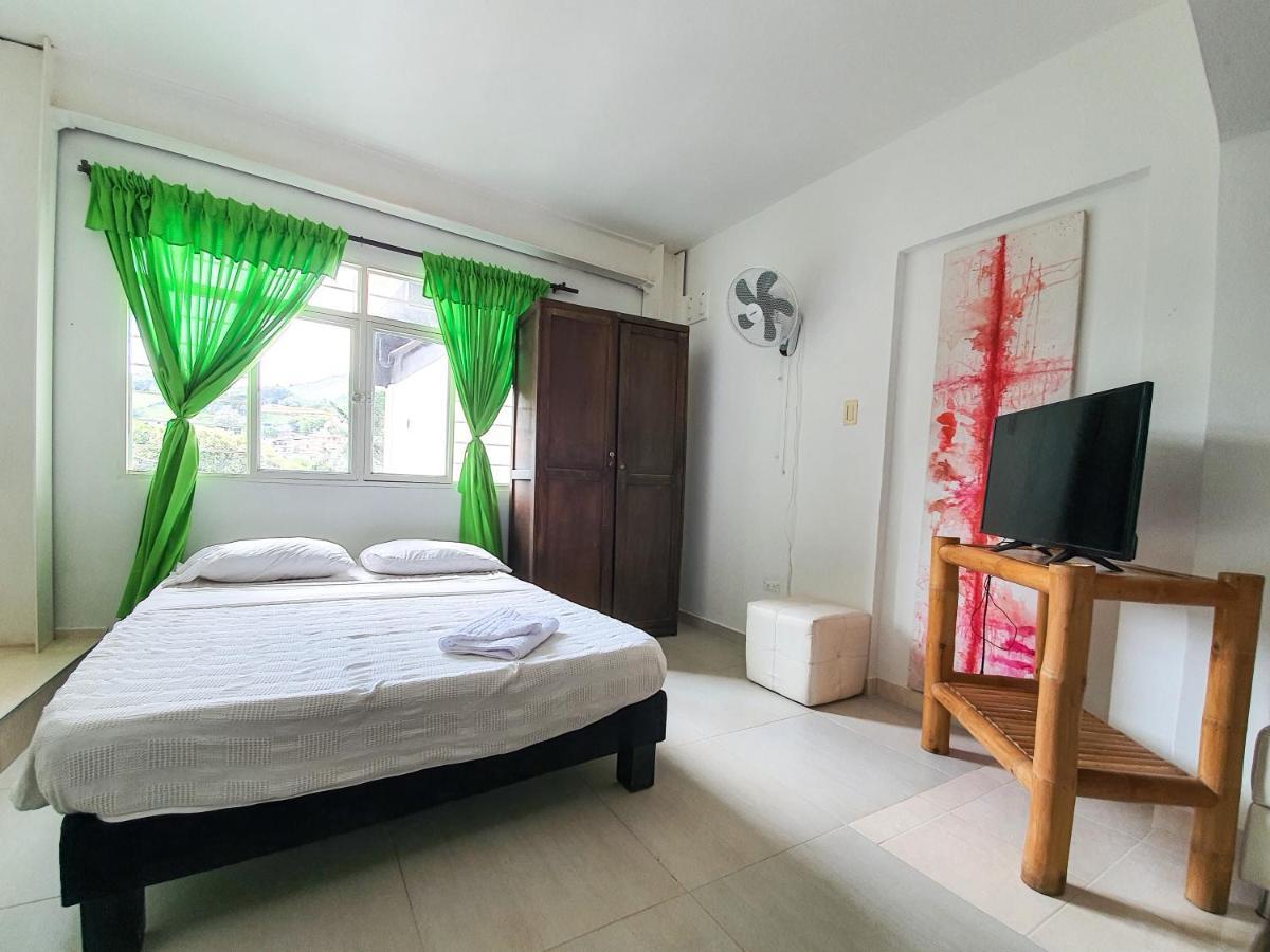 Hostal La Mercedes Street Калі Екстер'єр фото